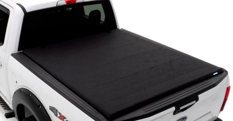 Lund 00-04 Dodge Dakota (5ft. Bed) Genesis Roll Up Tonneau Cover - Black